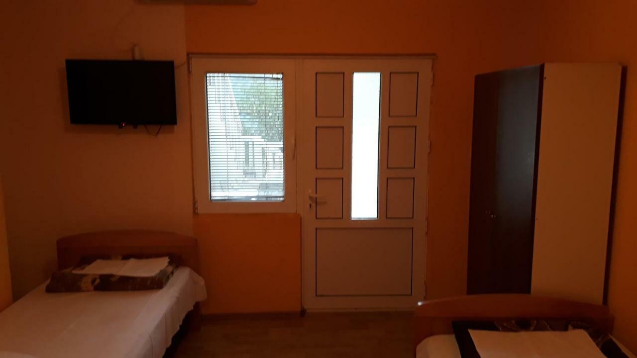 Vila Ruska Prčanj Exteriör bild