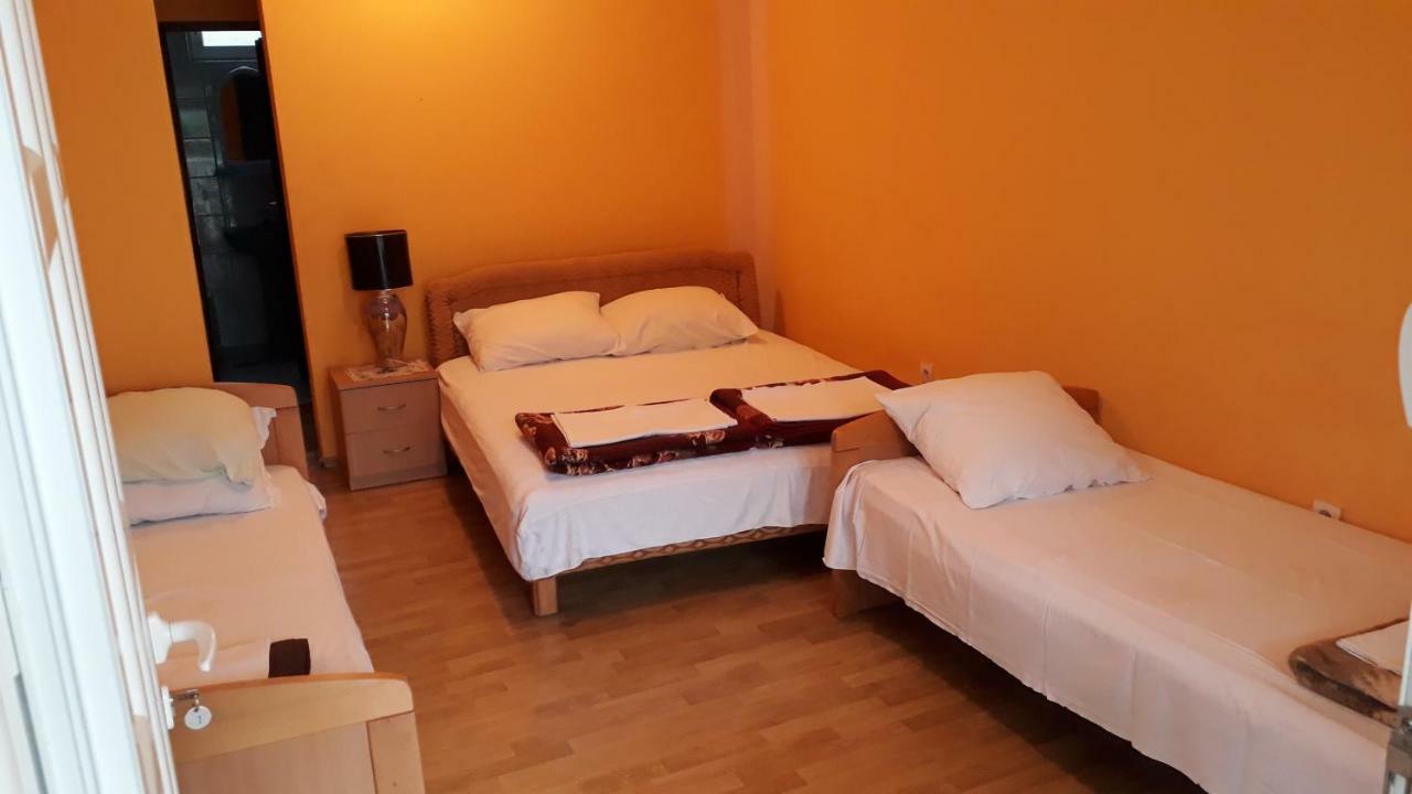 Vila Ruska Prčanj Exteriör bild
