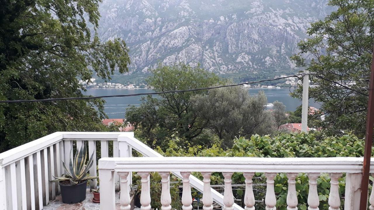 Vila Ruska Prčanj Exteriör bild