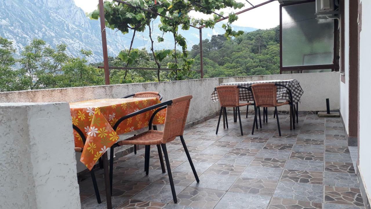 Vila Ruska Prčanj Exteriör bild